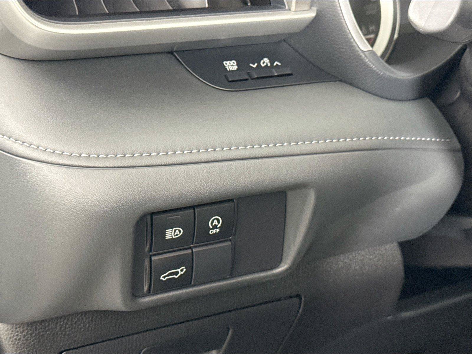 Certified 2025 Toyota Highlander XLE AWD/4WD image 16