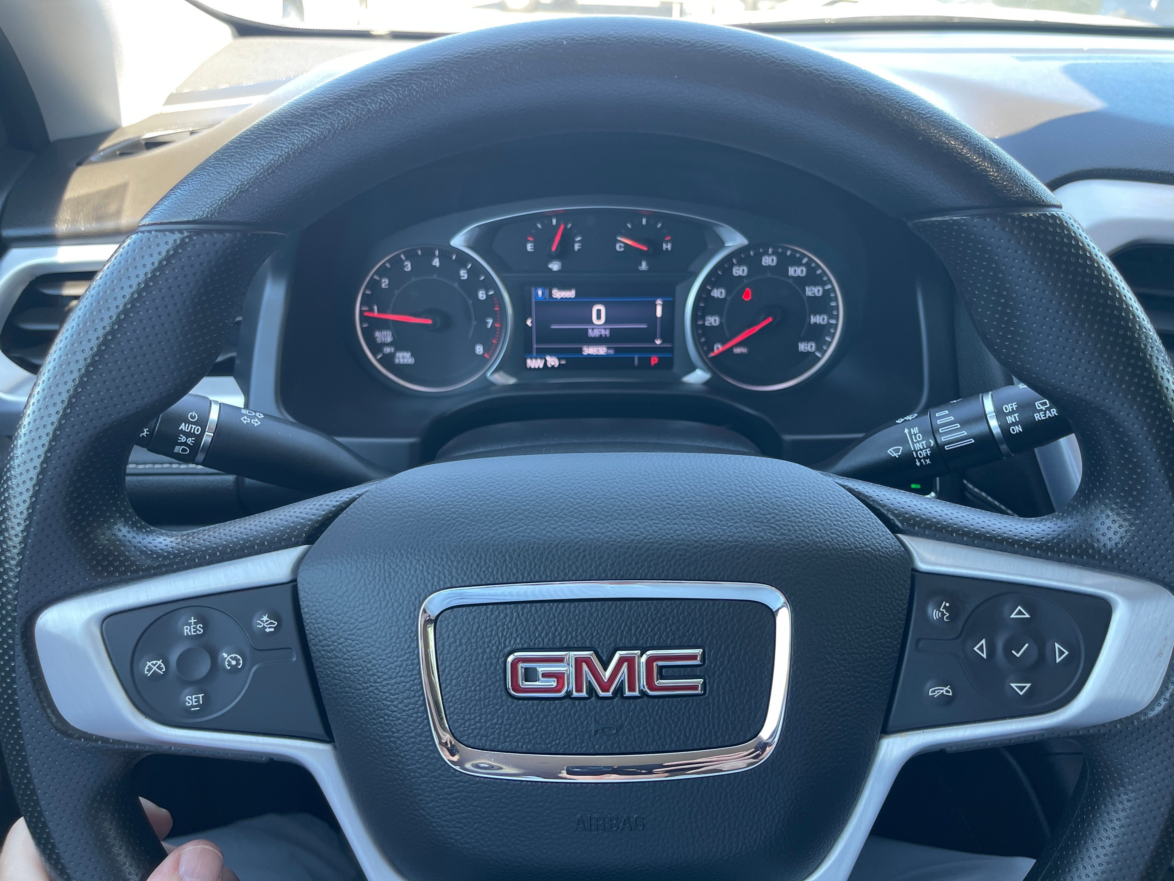 Used 2022 GMC Acadia SLE FWD image 11