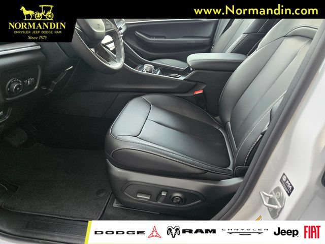 New 2026 Jeep Grand Cherokee Limited w/ Limited Altitude Package AWD/4WD image 9