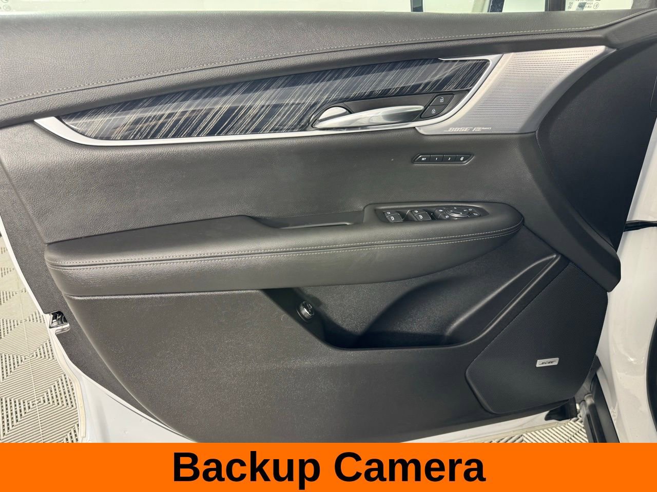 Used 2024 Cadillac XT6 Premium Luxury w/ Technology Package image 10