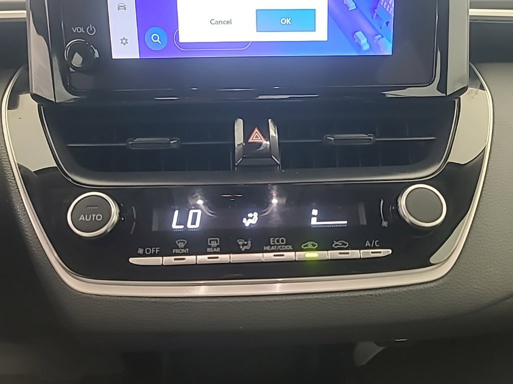 Used 2025 Toyota Corolla LE FWD image 36