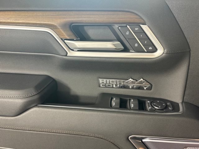 New 2026 Chevrolet Silverado 1500 High Country w/ Midnight Edition AWD/4WD image 15