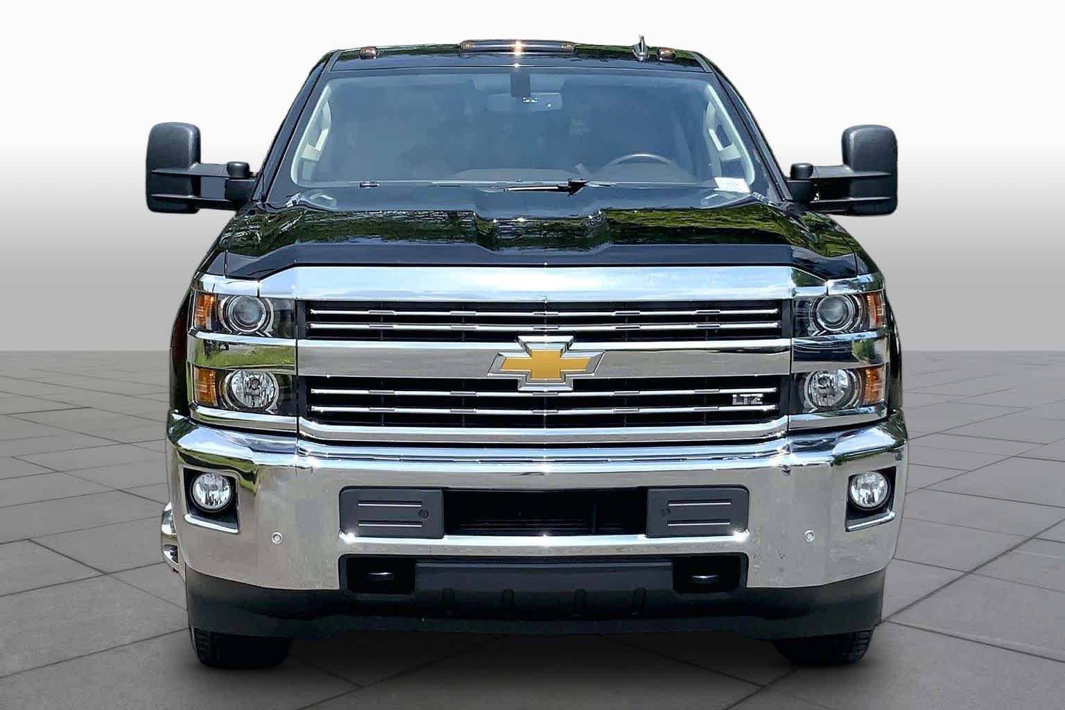 Used 2015 Chevrolet Silverado 3500 LTZ AWD/4WD image 3