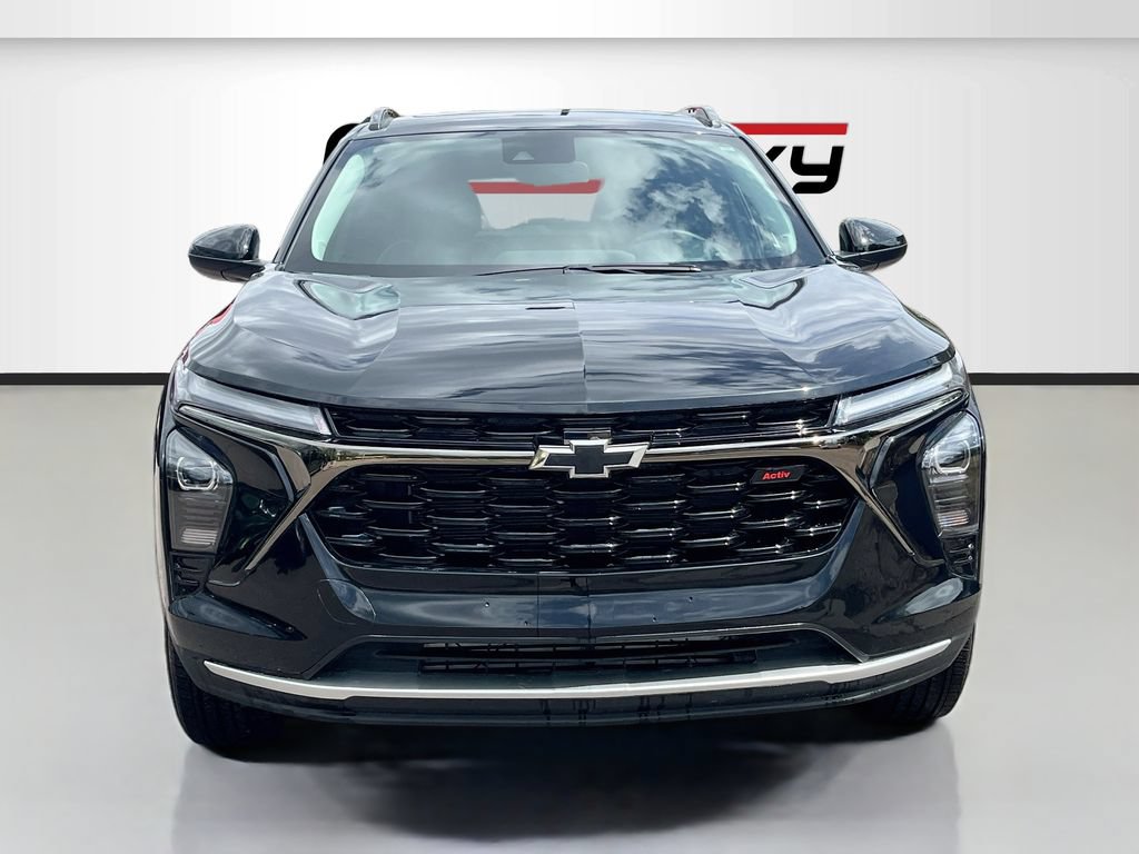 Used 2025 Chevrolet Trax ACTIV w/ Sunroof Package FWD image 2
