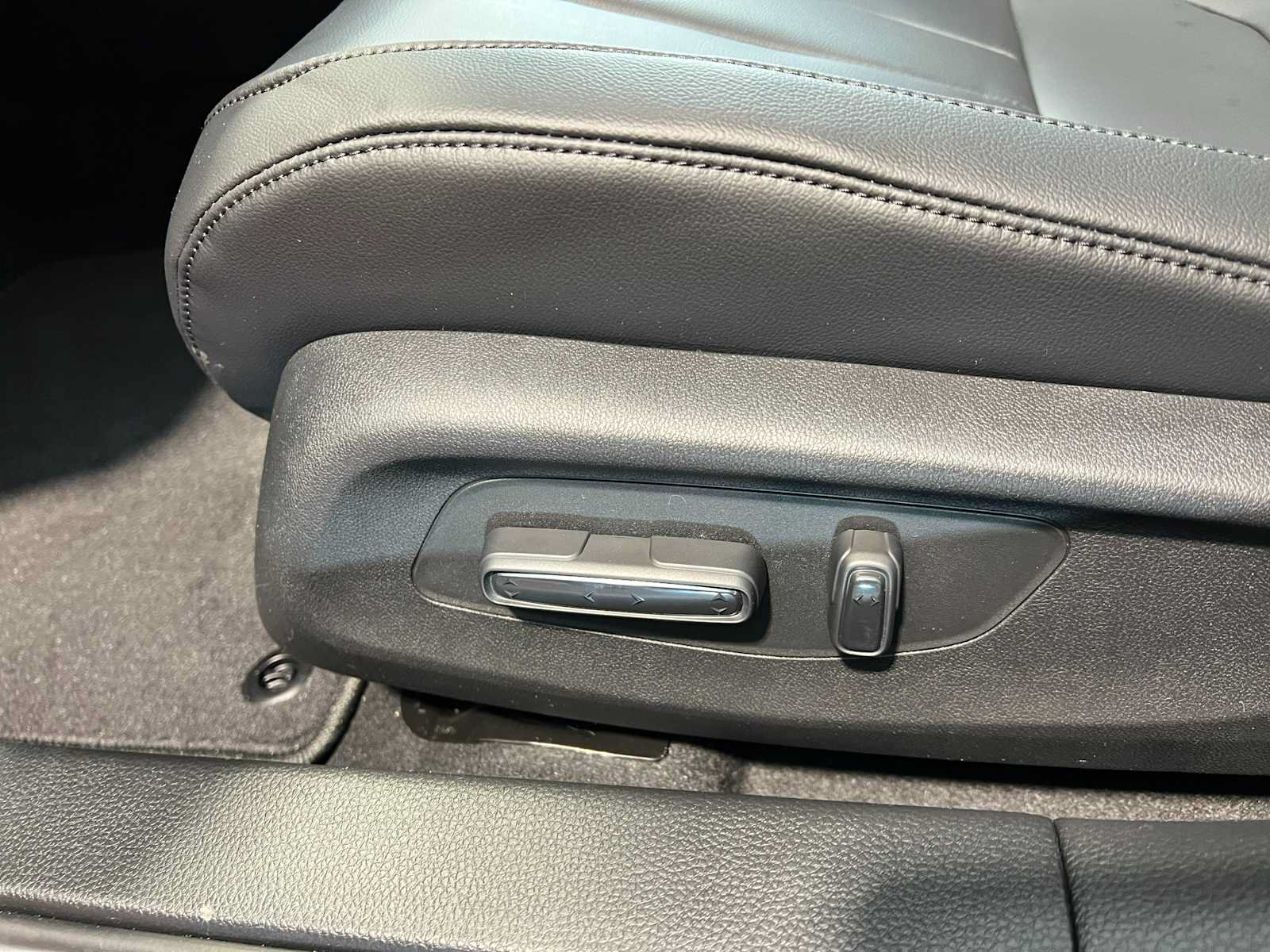 New 2025 Acura Integra FWD image 14
