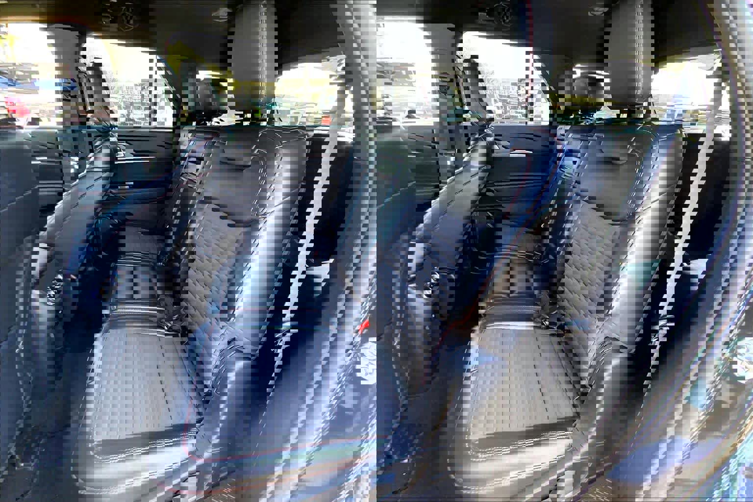 Used 2025 Ford Explorer ST-Line w/ ST-Line Street Pack image 19