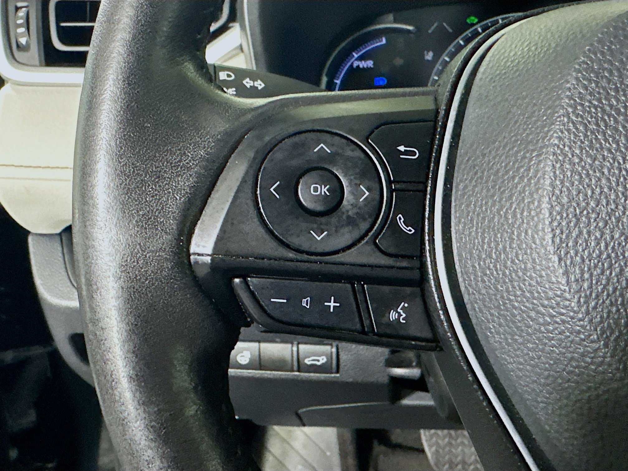 Used 2024 Toyota RAV4 XLE w/ Convenience Package AWD/4WD image 16