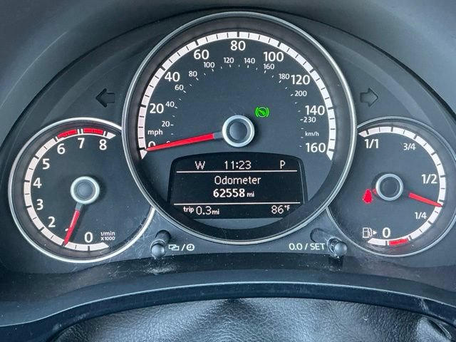 Used 2016 Volkswagen Beetle 1.8T Classic FWD image 25