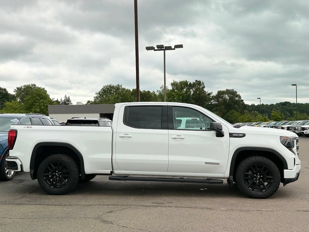 Used 2023 GMC Sierra 1500 Elevation w/ LPO, Elevation Black Package AWD/4WD image 29