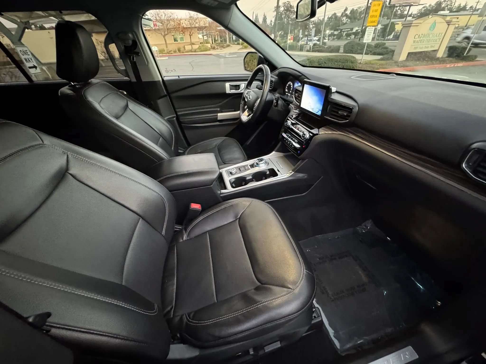 Used 2022 Ford Explorer Limited AWD/4WD image 12