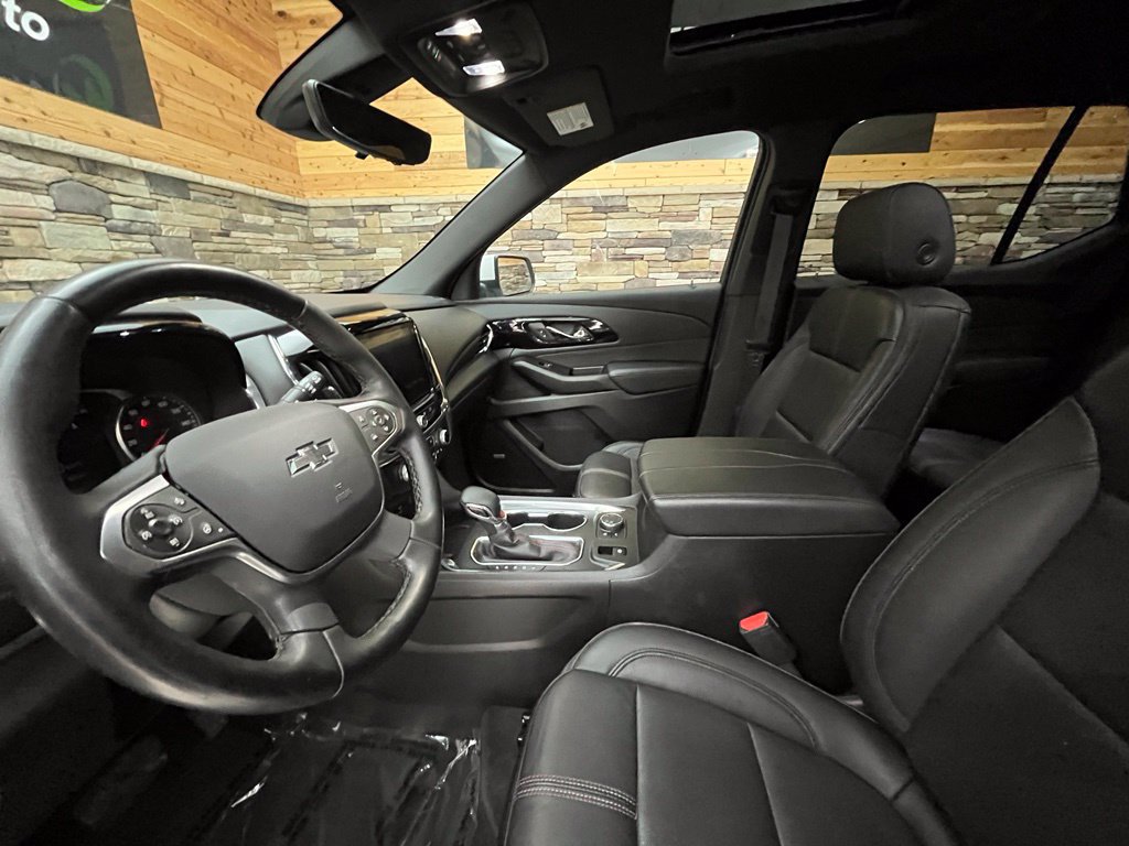 Used 2023 Chevrolet Traverse RS AWD/4WD image 39
