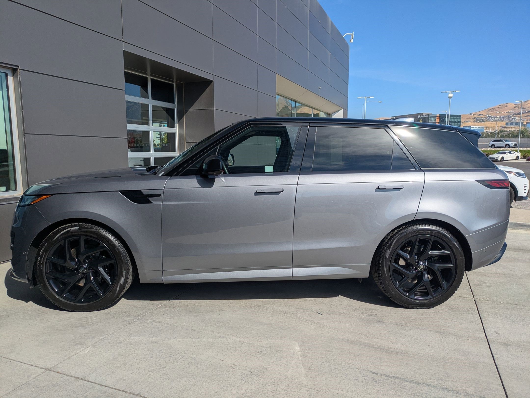 Used 2024 Land Rover Range Rover Sport Dynamic SE image 11