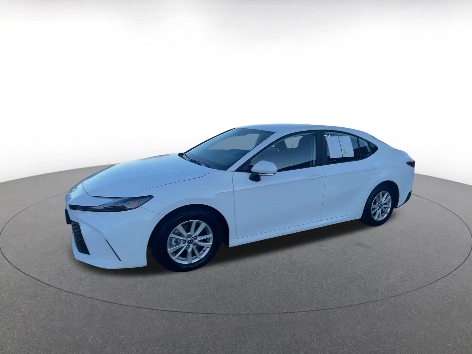 Used 2025 Toyota Camry LE image 8