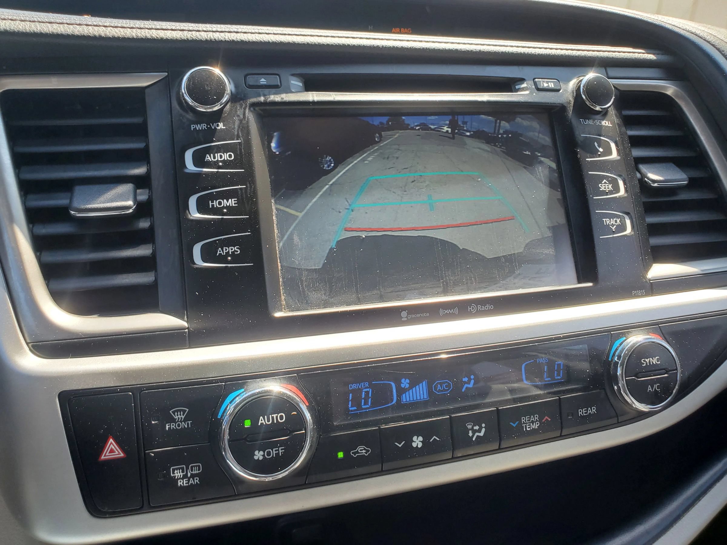 Used 2019 Toyota Highlander Plus FWD image 6