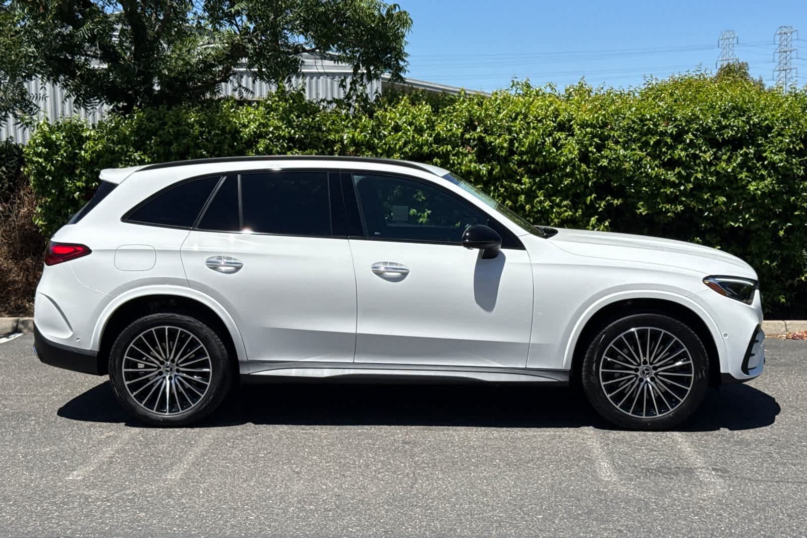New 2026 Mercedes-Benz GLC 300 4MATIC image 2