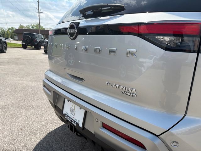 Used 2025 Nissan Pathfinder Platinum w/ Cargo Package image 42
