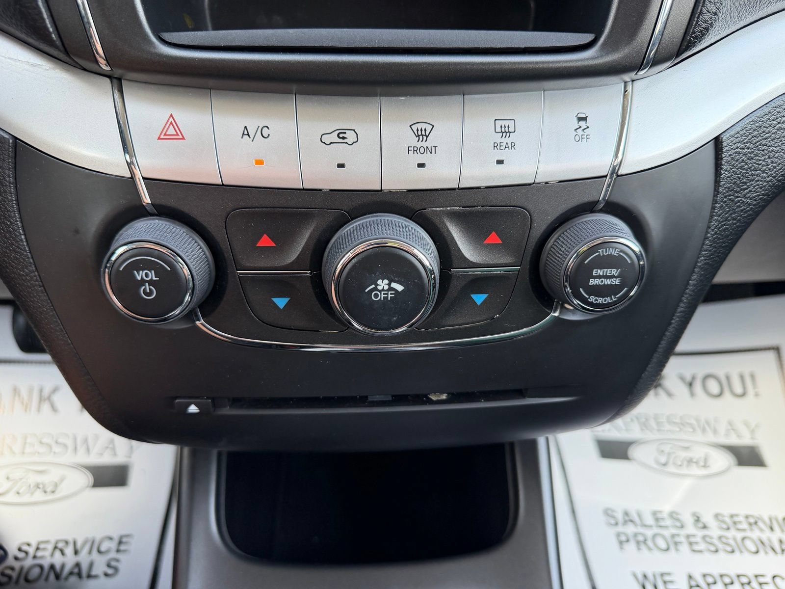 Used 2020 Dodge Journey SE FWD image 22