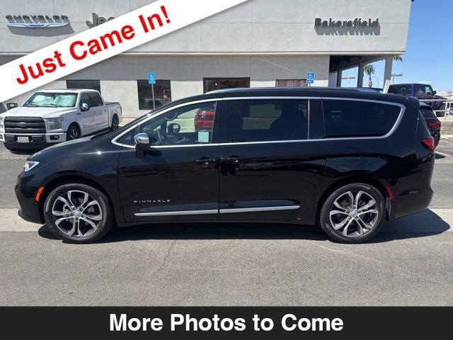 Used 2026 Chrysler Pacifica Pinnacle FWD image 2