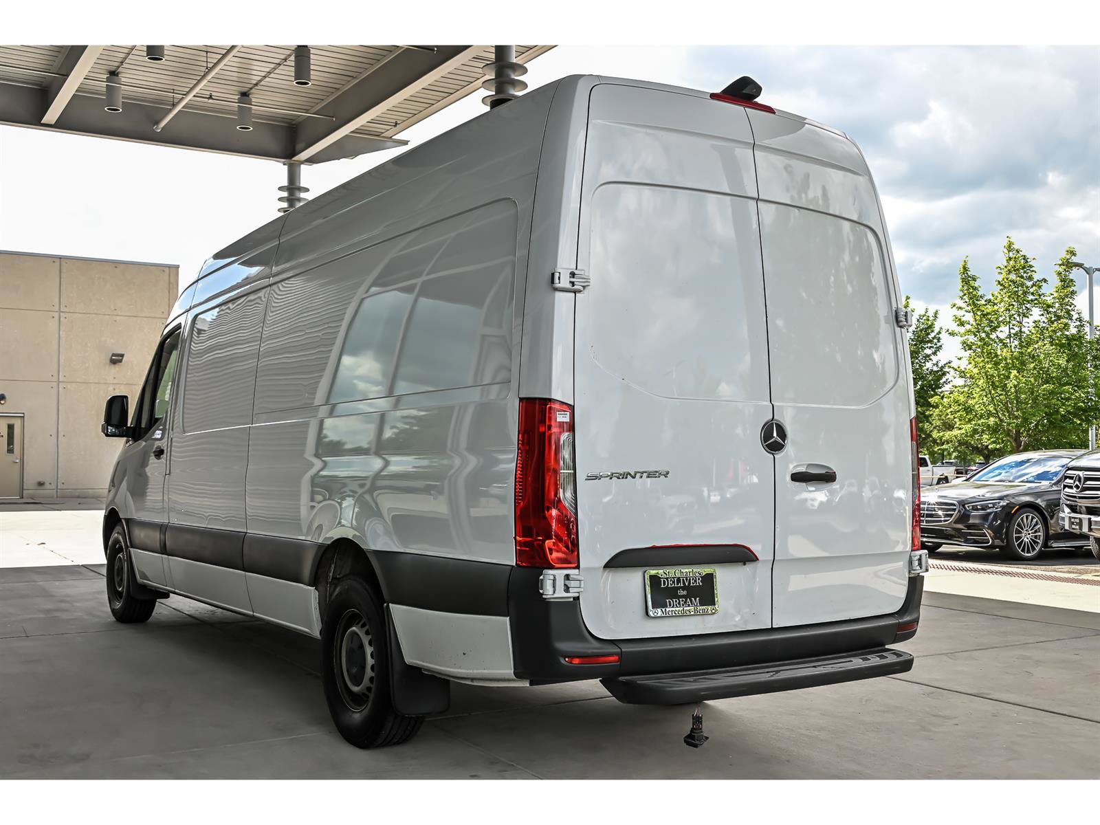 Used 2024 Mercedes-Benz Sprinter 2500 image 3