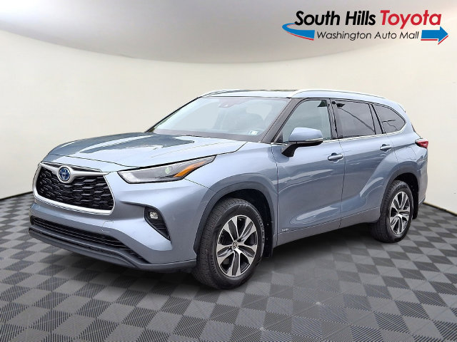 Used 2022 Toyota Highlander XLE AWD/4WD image 3