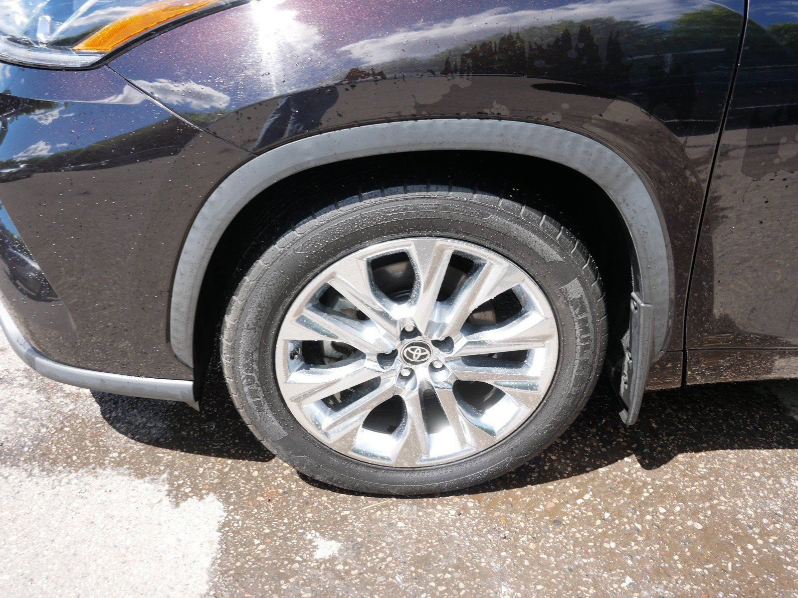 Used 2020 Toyota Highlander Limited AWD/4WD image 9