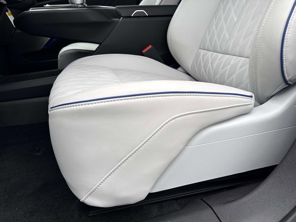 New 2026 Cadillac Optiq V image 20