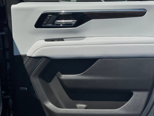 New 2026 Chevrolet Suburban Premier AWD/4WD image 29