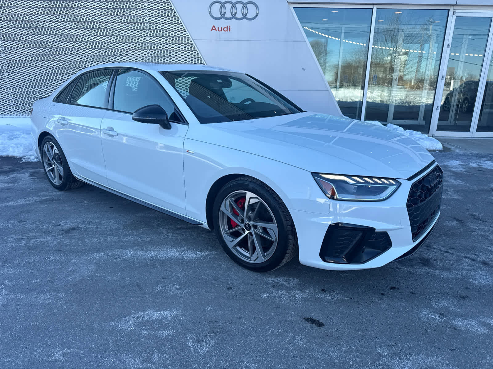 Used 2023 Audi A4 2.0T Premium Plus w/ Premium Plus Package image 2