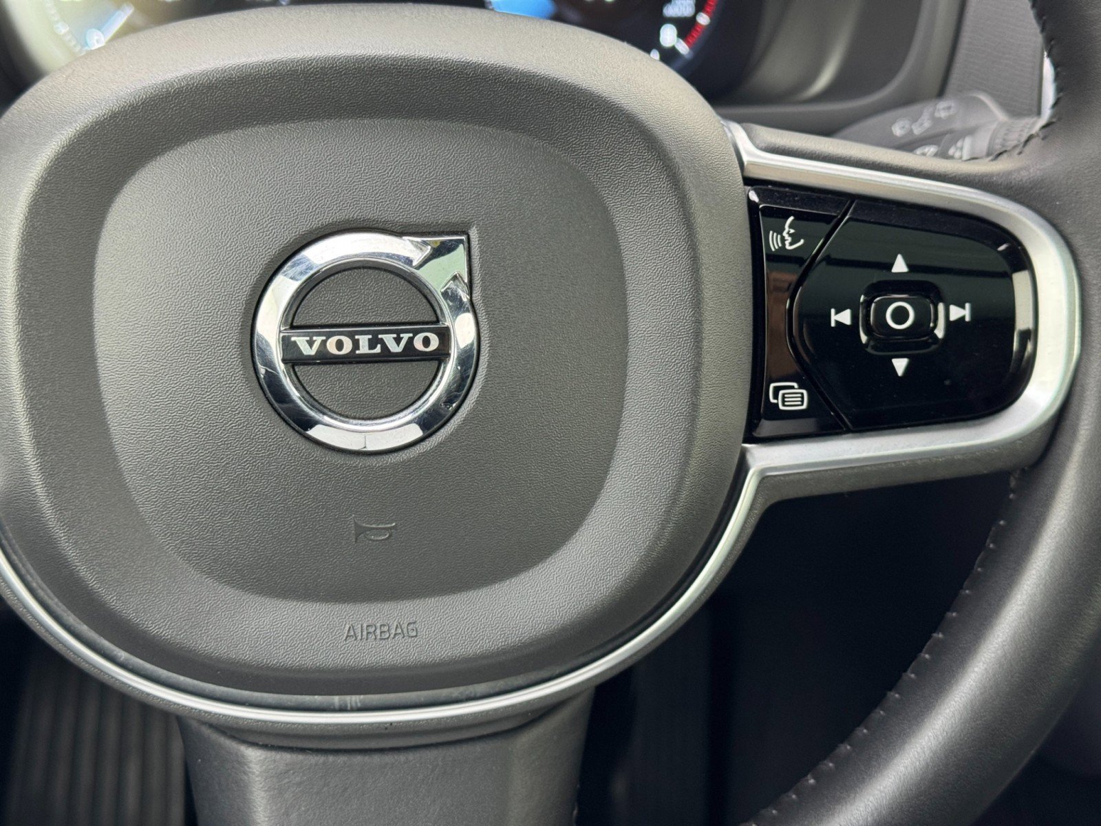 Used 2020 Volvo XC90 T6 Momentum image 20