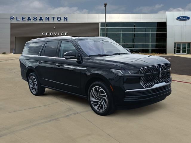 Used 2025 Lincoln Navigator L Reserve image 7