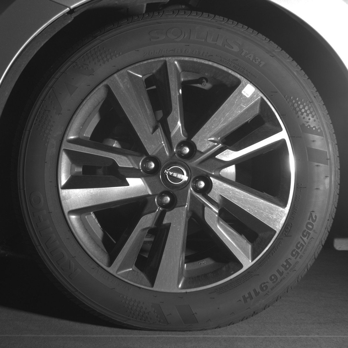 Used 2025 Nissan Versa SV image 12