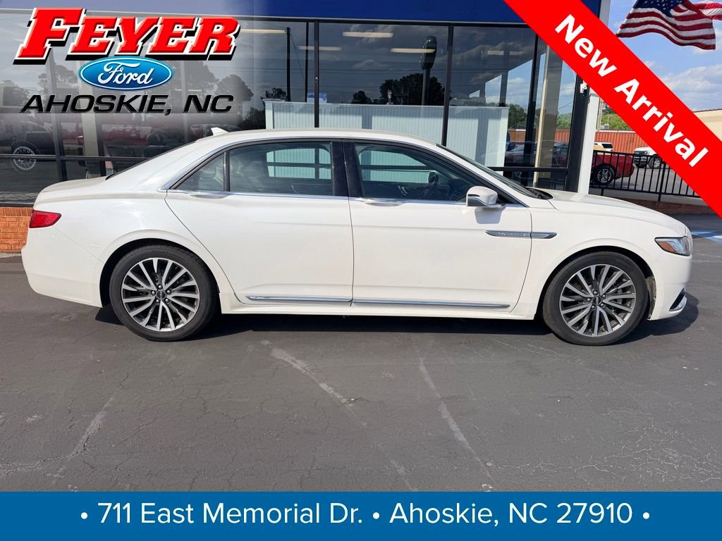 Used 2018 Lincoln Continental Select w/ Continental Climate Package FWD image 2