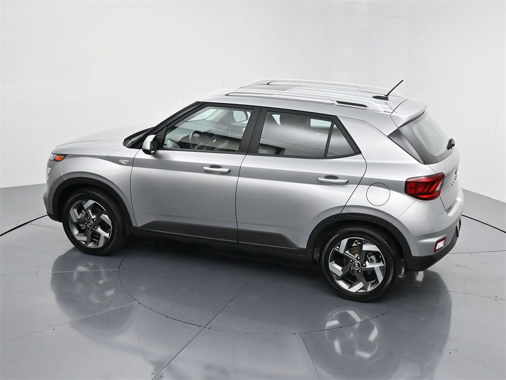 Used 2023 Hyundai Venue SEL image 54