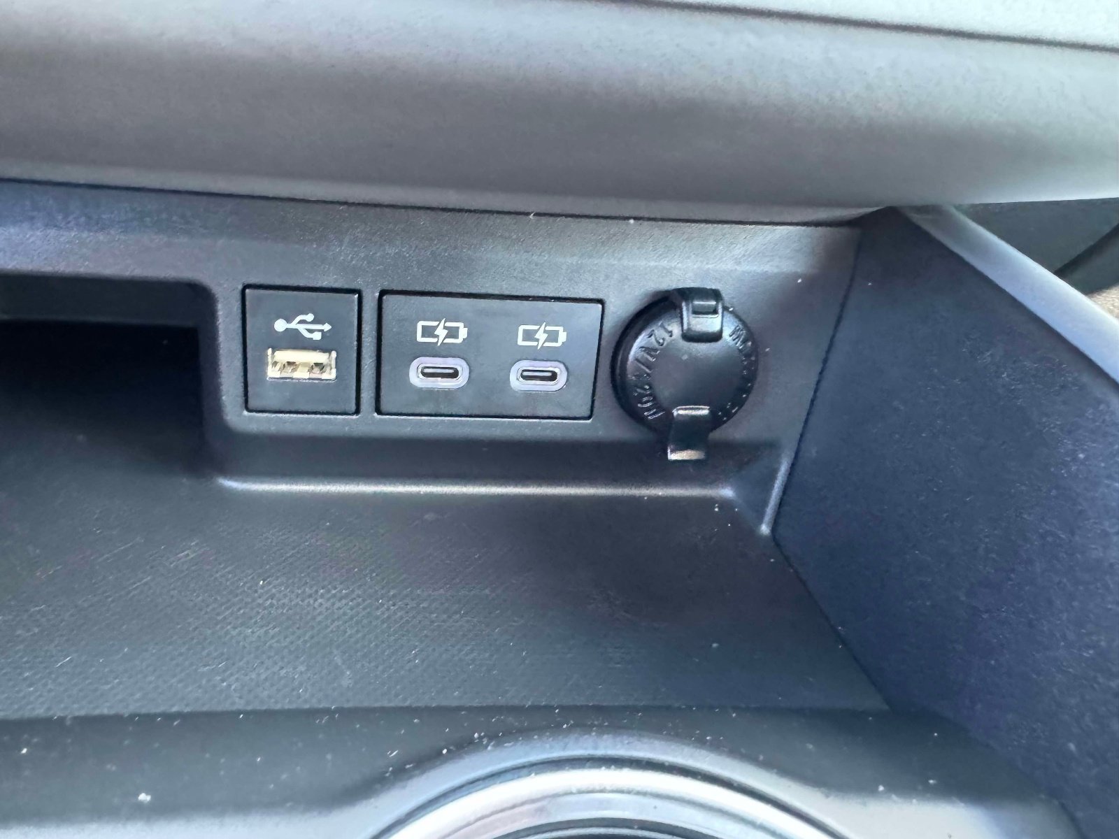 Used 2023 Toyota Highlander XLE image 27