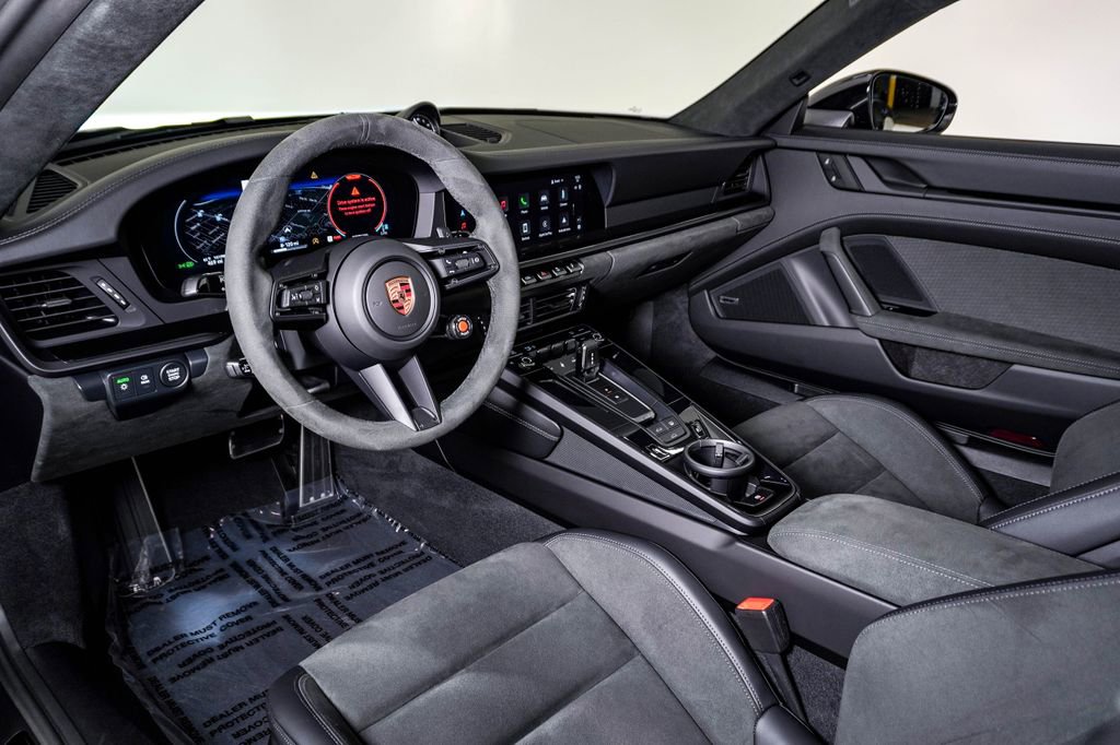 Certified 2025 Porsche 911 Carrera GTS image 4