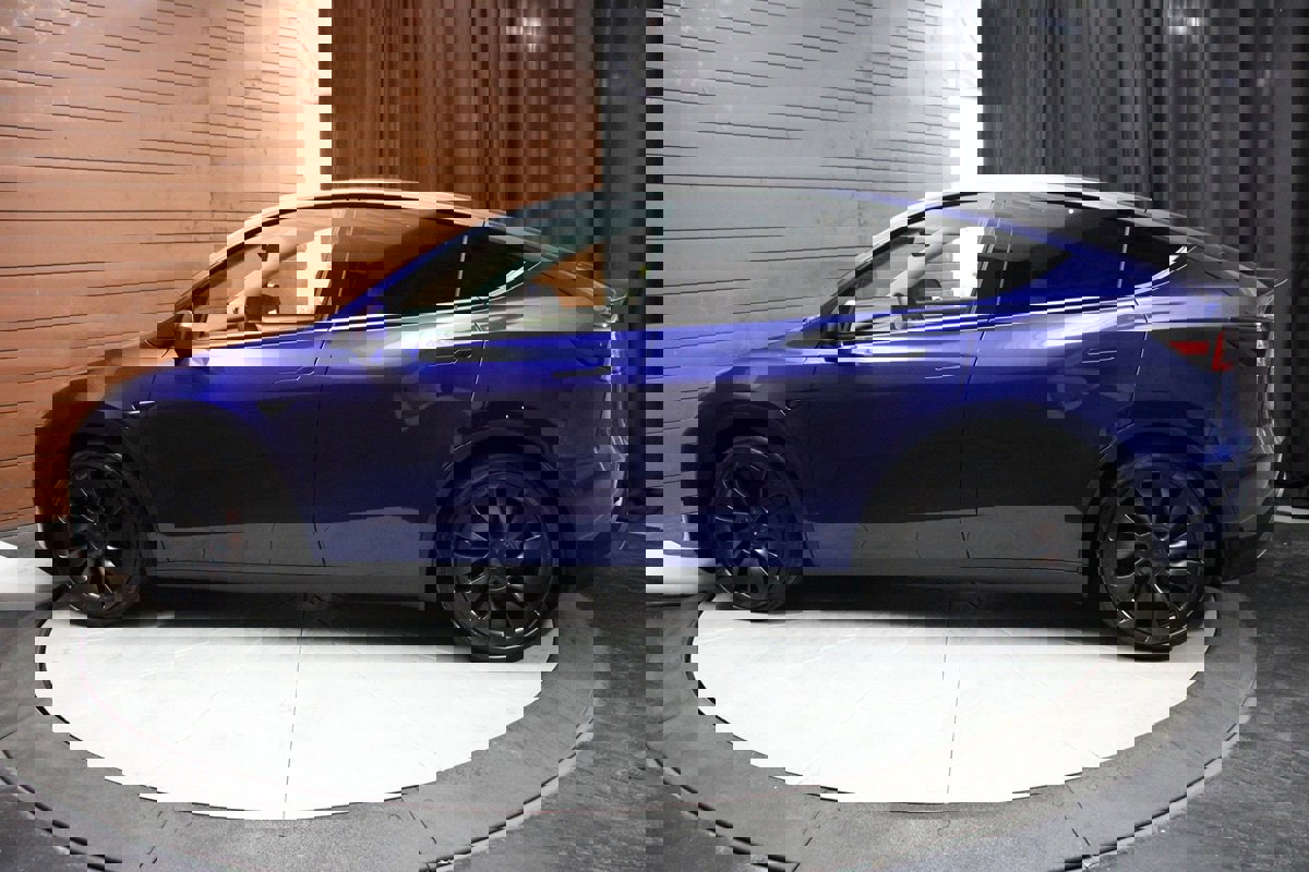 Used 2024 Tesla Model Y Performance image 8