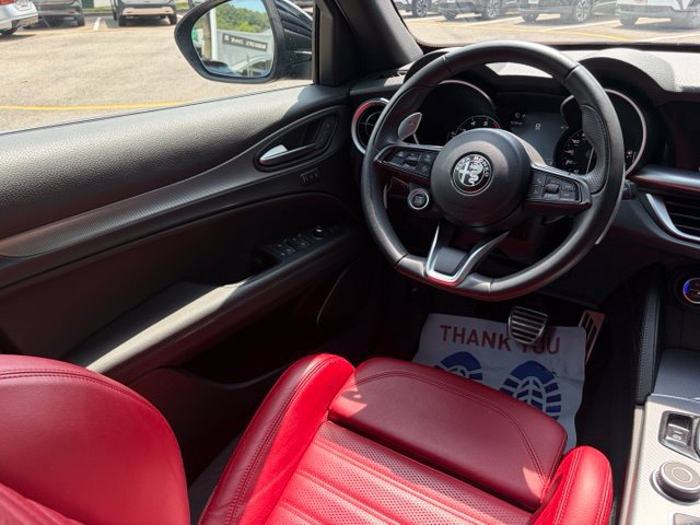 Used 2023 Alfa Romeo Stelvio Veloce AWD/4WD image 45
