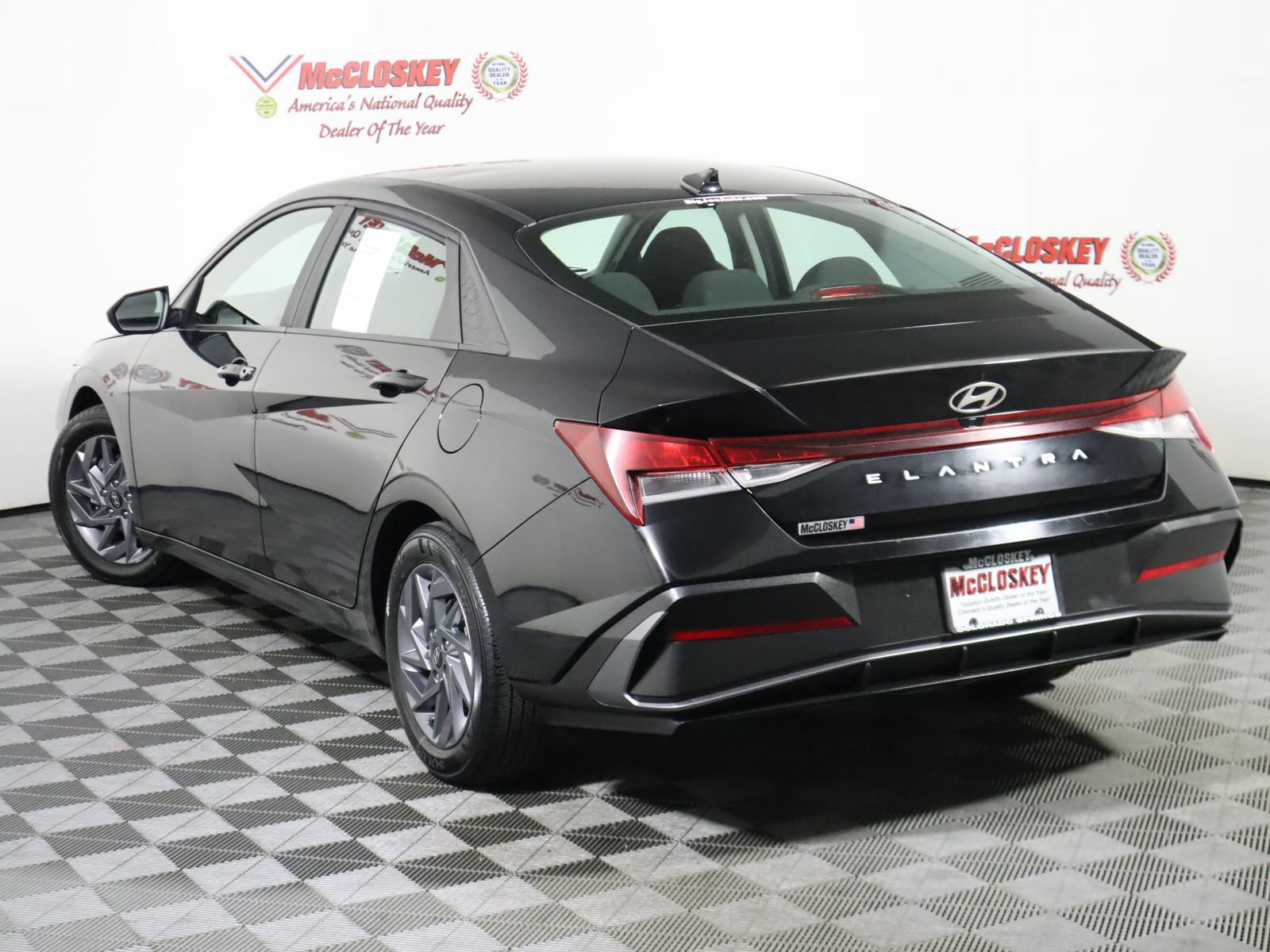 Used 2024 Hyundai Elantra SEL FWD image 8