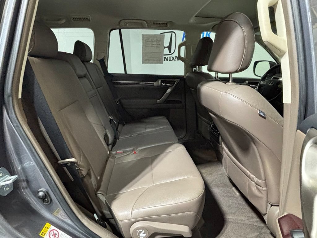 Used 2018 Lexus GX 460 Premium w/ Premium Package AWD/4WD image 33