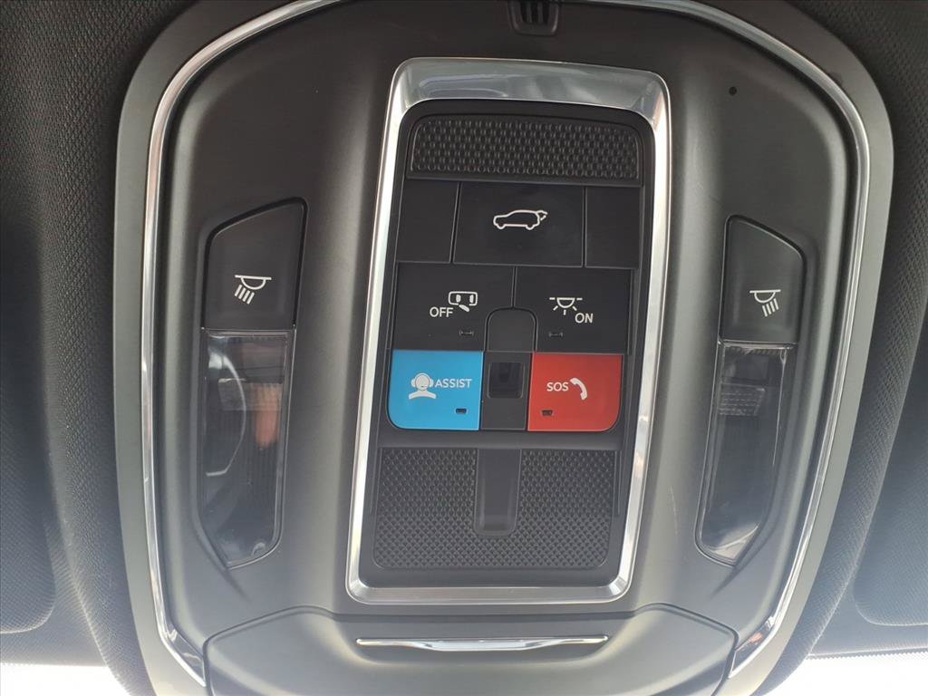 Used 2024 Jeep Grand Cherokee Altitude RWD image 27