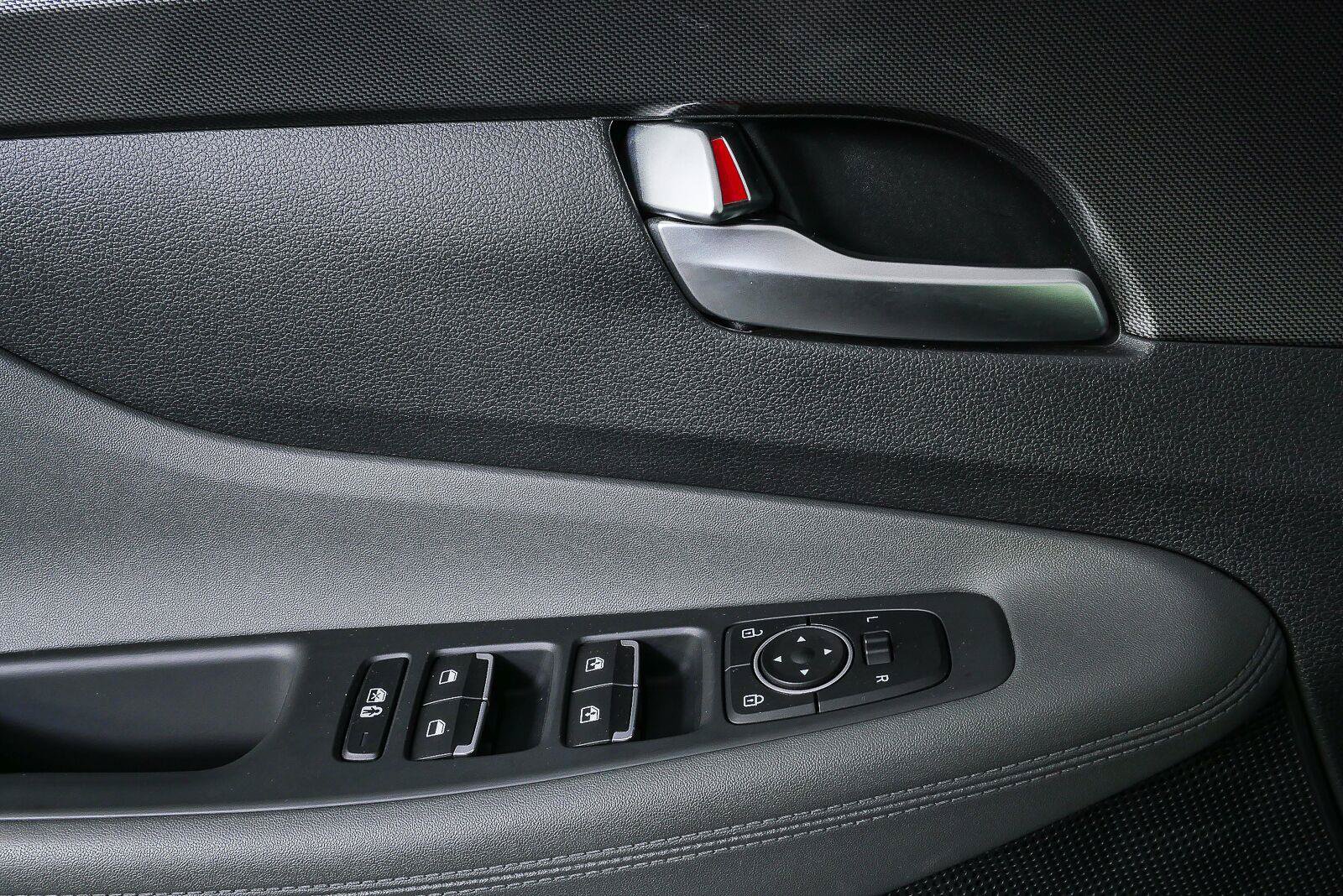 Used 2023 Hyundai Santa Fe SEL AWD/4WD image 6