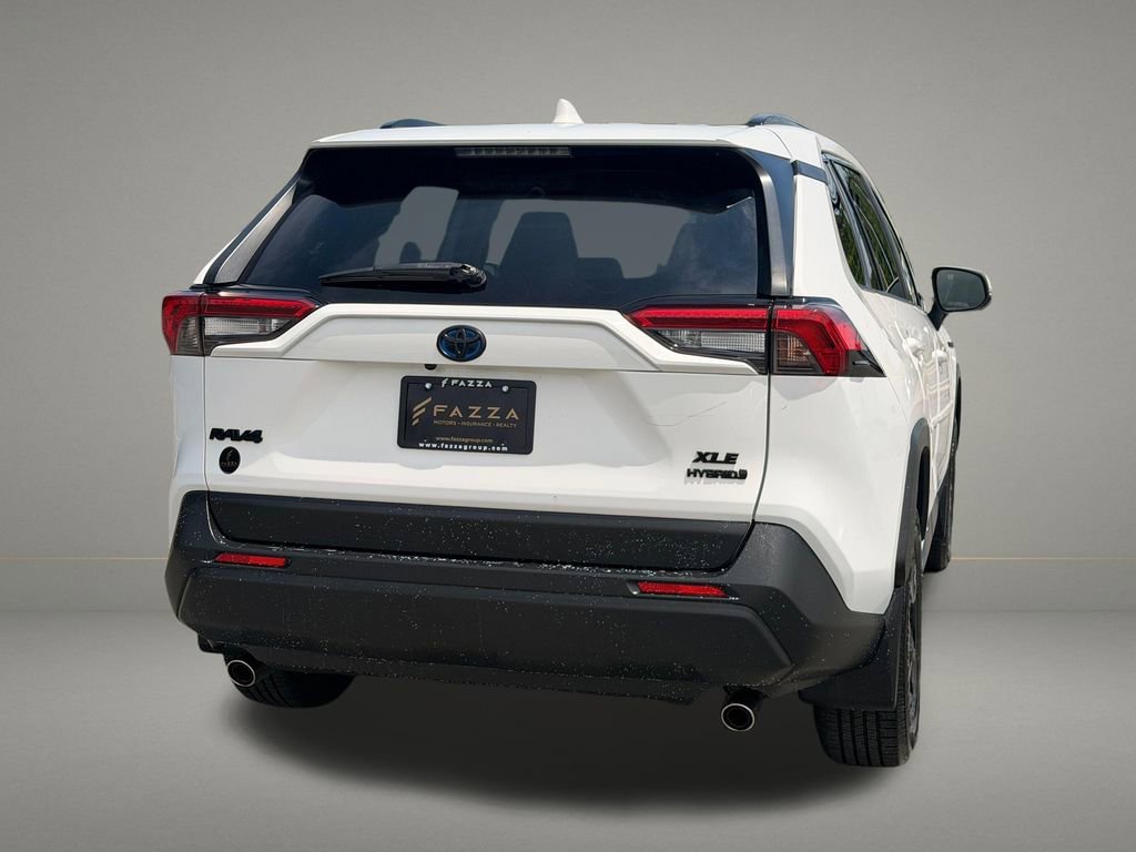 Used 2020 Toyota RAV4 LE AWD/4WD image 5