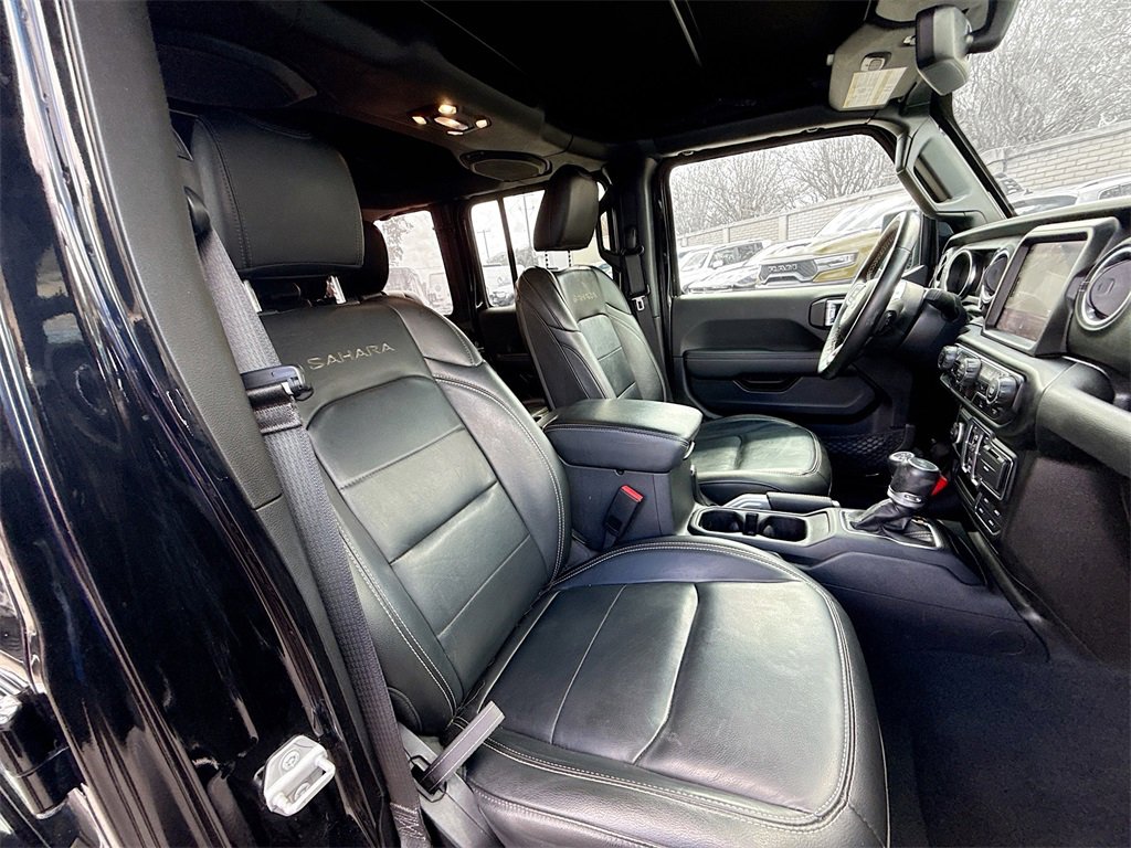 Used 2022 Jeep Wrangler Unlimited Sahara w/ Cold Weather Group image 32