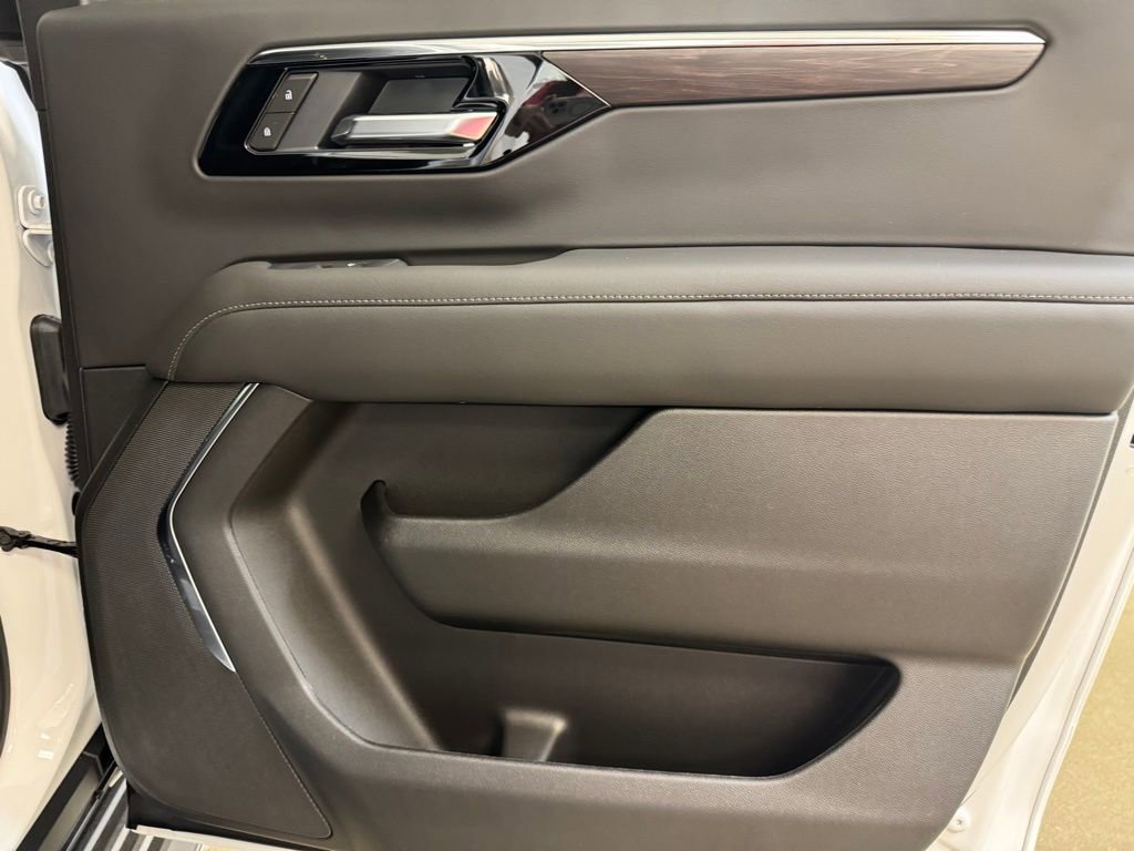 New 2026 Chevrolet Suburban LS image 24