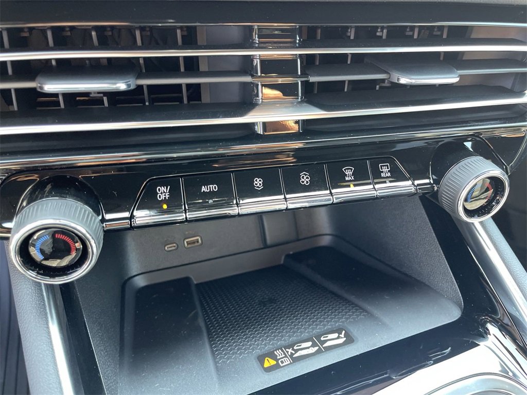 New 2026 Chevrolet Traverse LT w/ Driver Confidence Package image 19