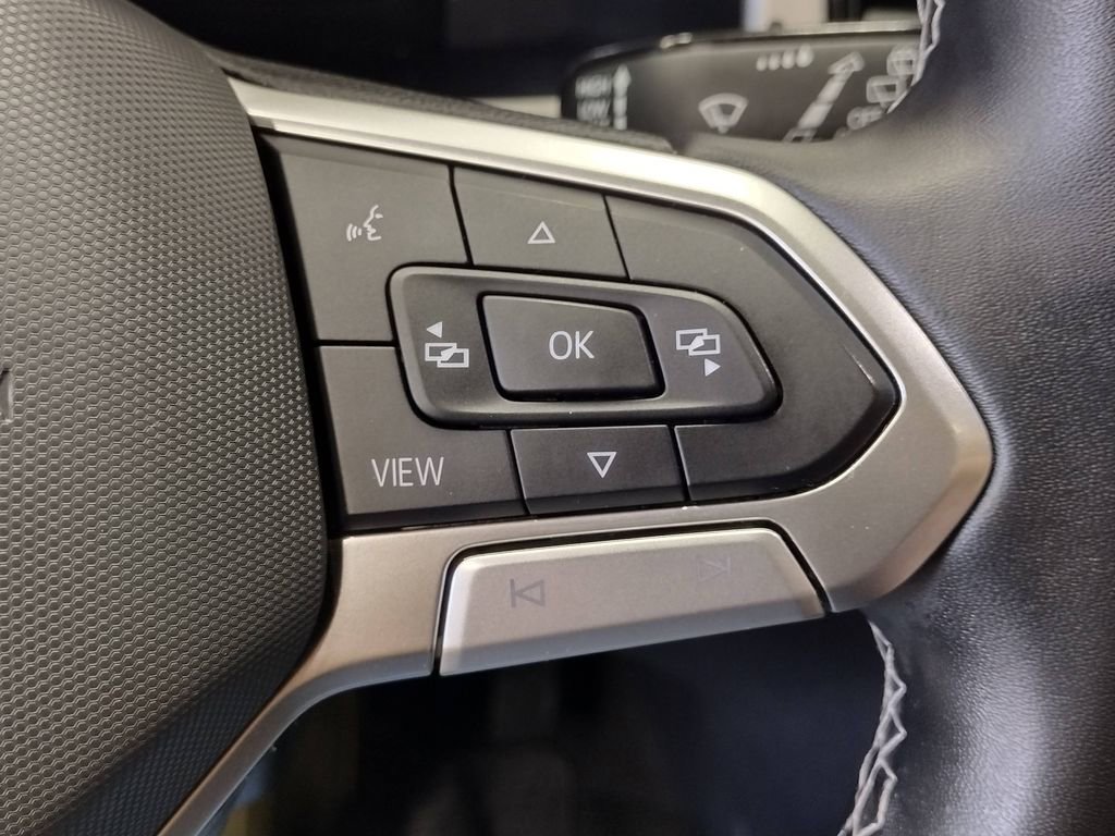 Certified 2022 Volkswagen Atlas Cross Sport SE w/ Panoramic Sunroof Package image 27