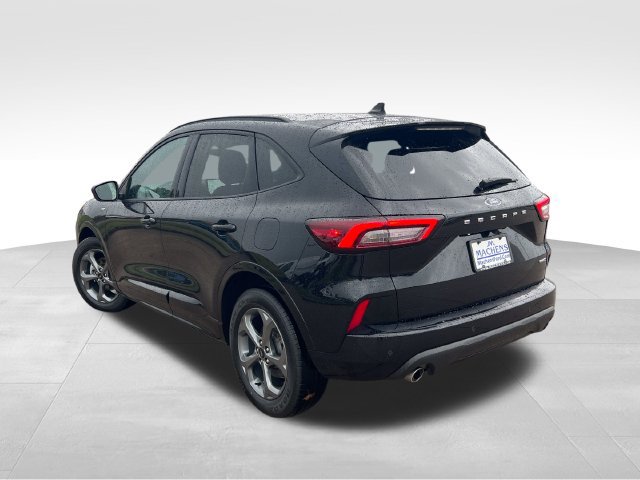Used 2023 Ford Escape ST-Line w/ Tech Pack #1 AWD/4WD image 4