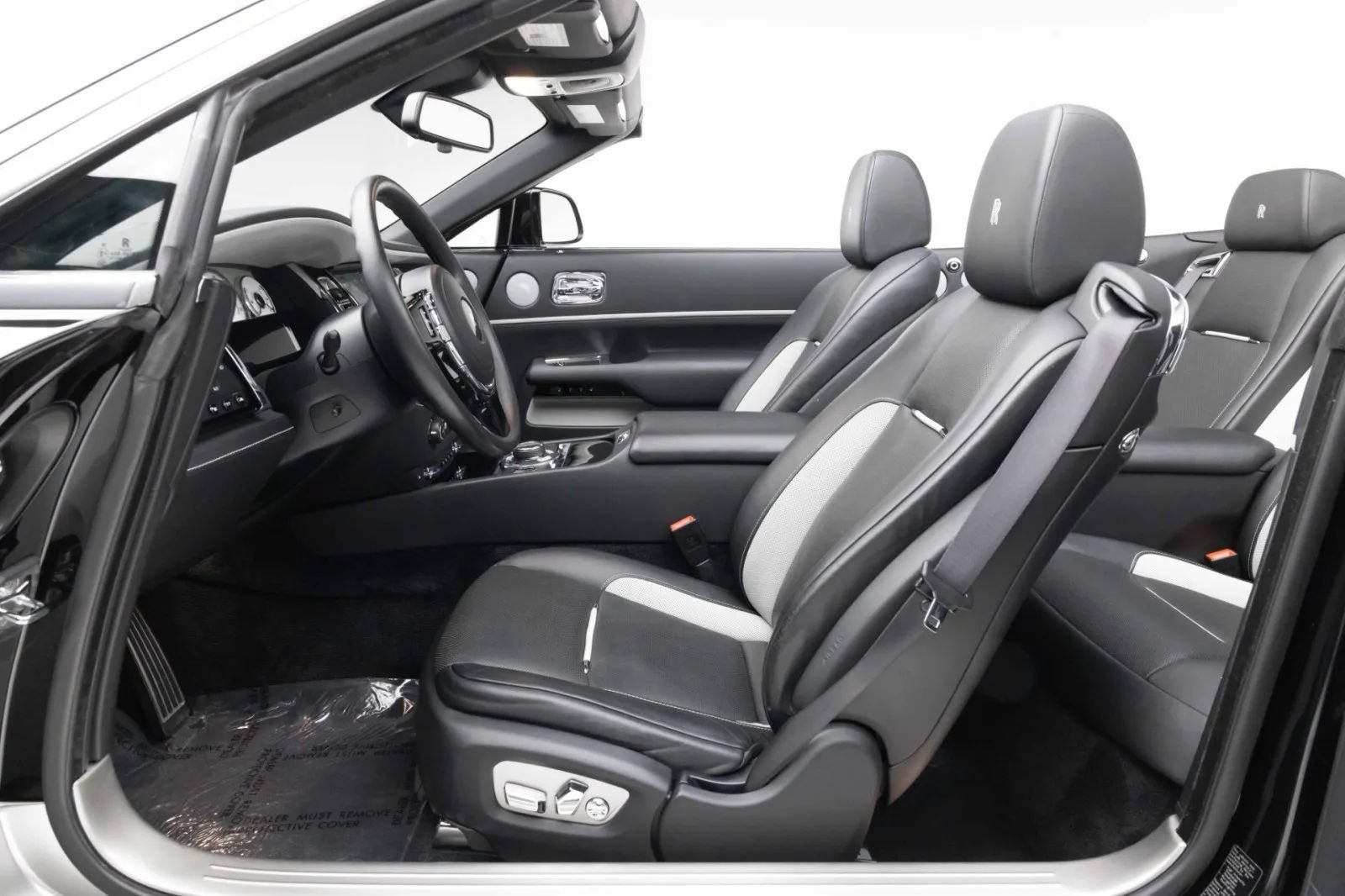 Used 2019 Rolls-Royce Dawn RWD image 16