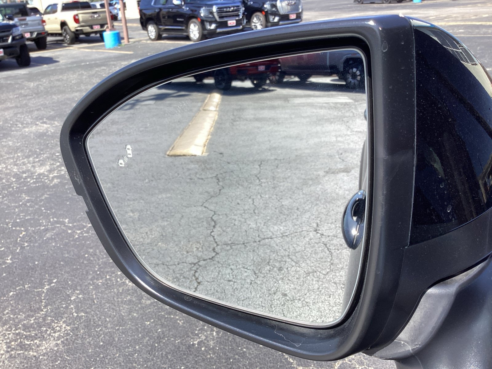 Used 2024 Nissan Pathfinder SV FWD image 32