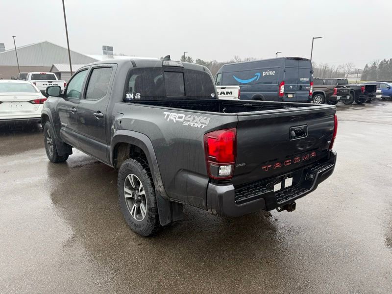 Used 2019 Toyota Tacoma TRD Sport image 8